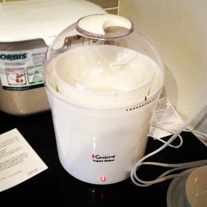 Yoghurt maker.